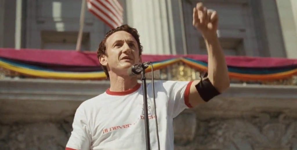 Sean Penn Oscar-díjas alakítása Harvey Milkként - Fotó: movieclips.com